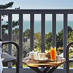 Hotel Le Bellevue, Demeures & Chateaux 3*
